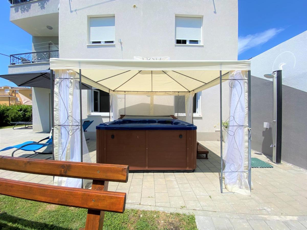Lux Apartment Sea Shell With Jacuzzi Макарска Екстериор снимка