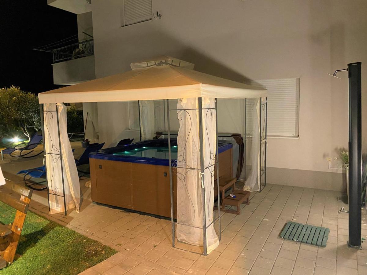 Lux Apartment Sea Shell With Jacuzzi Макарска Екстериор снимка