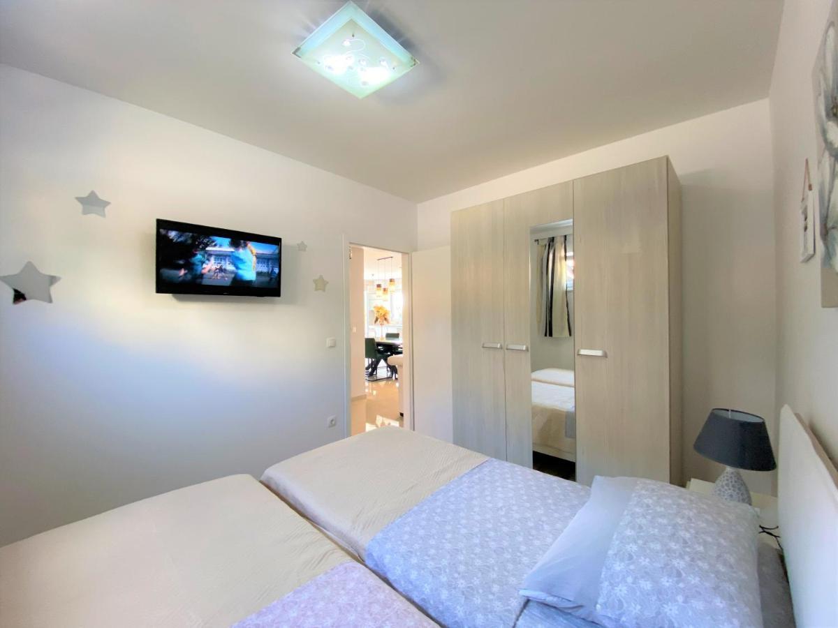 Lux Apartment Sea Shell With Jacuzzi Макарска Екстериор снимка