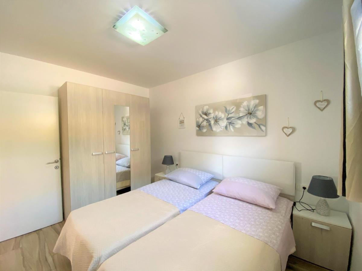 Lux Apartment Sea Shell With Jacuzzi Макарска Екстериор снимка