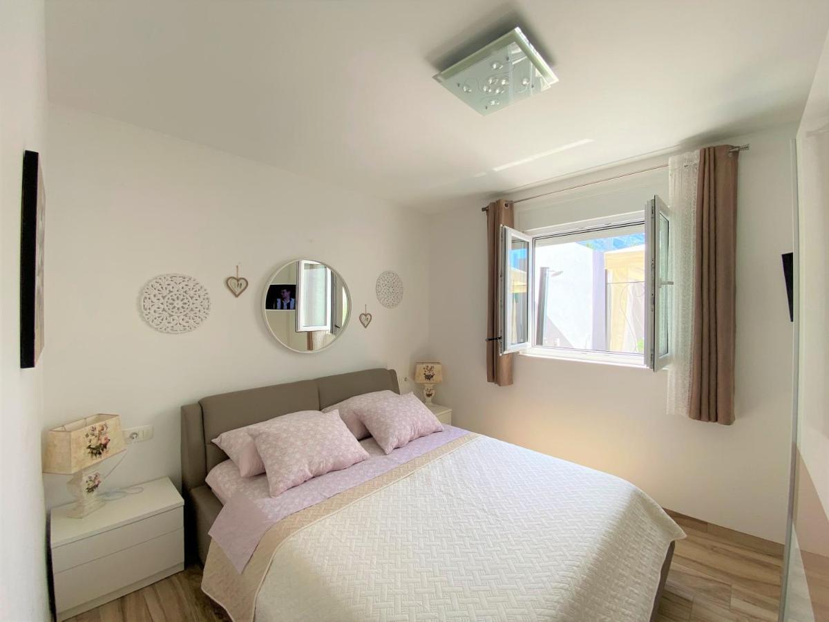 Lux Apartment Sea Shell With Jacuzzi Макарска Екстериор снимка